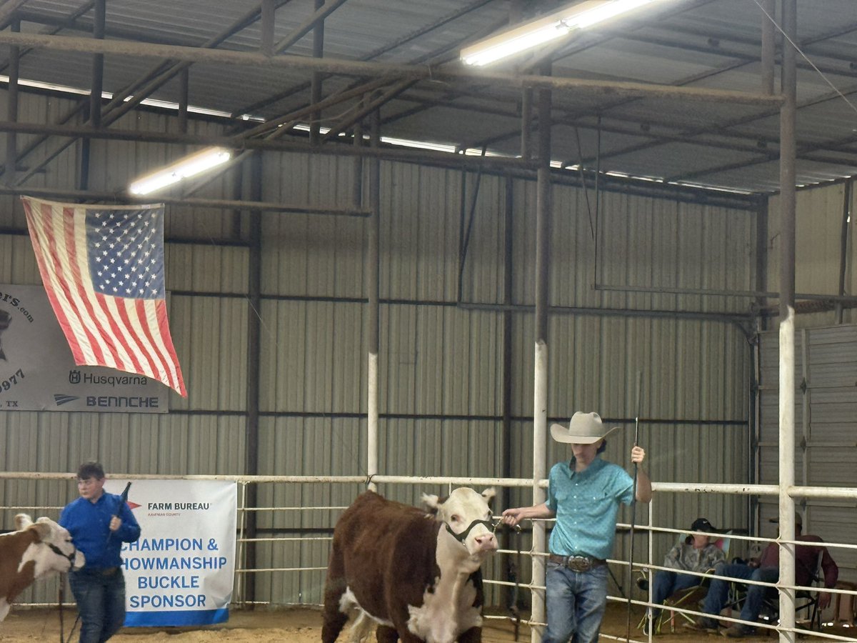 Justin_D_James's tweet photo. Proud to be at the Kaufman County Livestock Show supporting our amazing Forney FFA students! ๐
Heard a student say from a distance, โMy principal is here!โ That right there is why I show up.
#ForneyFFA ๐ค๐
#AlwaysKeepItRabbit https://t.co/r5QlGjKLRZ