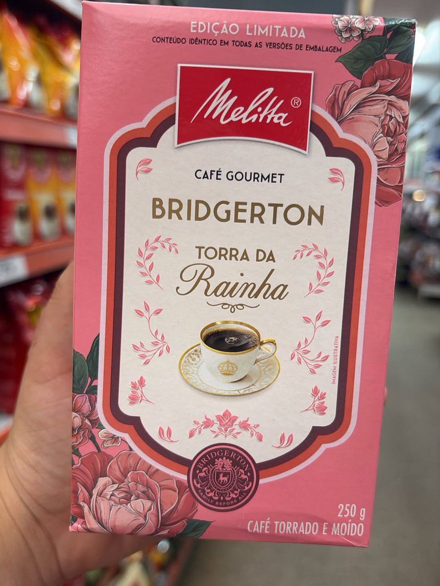 gente também lançaram um café de bridgerton…