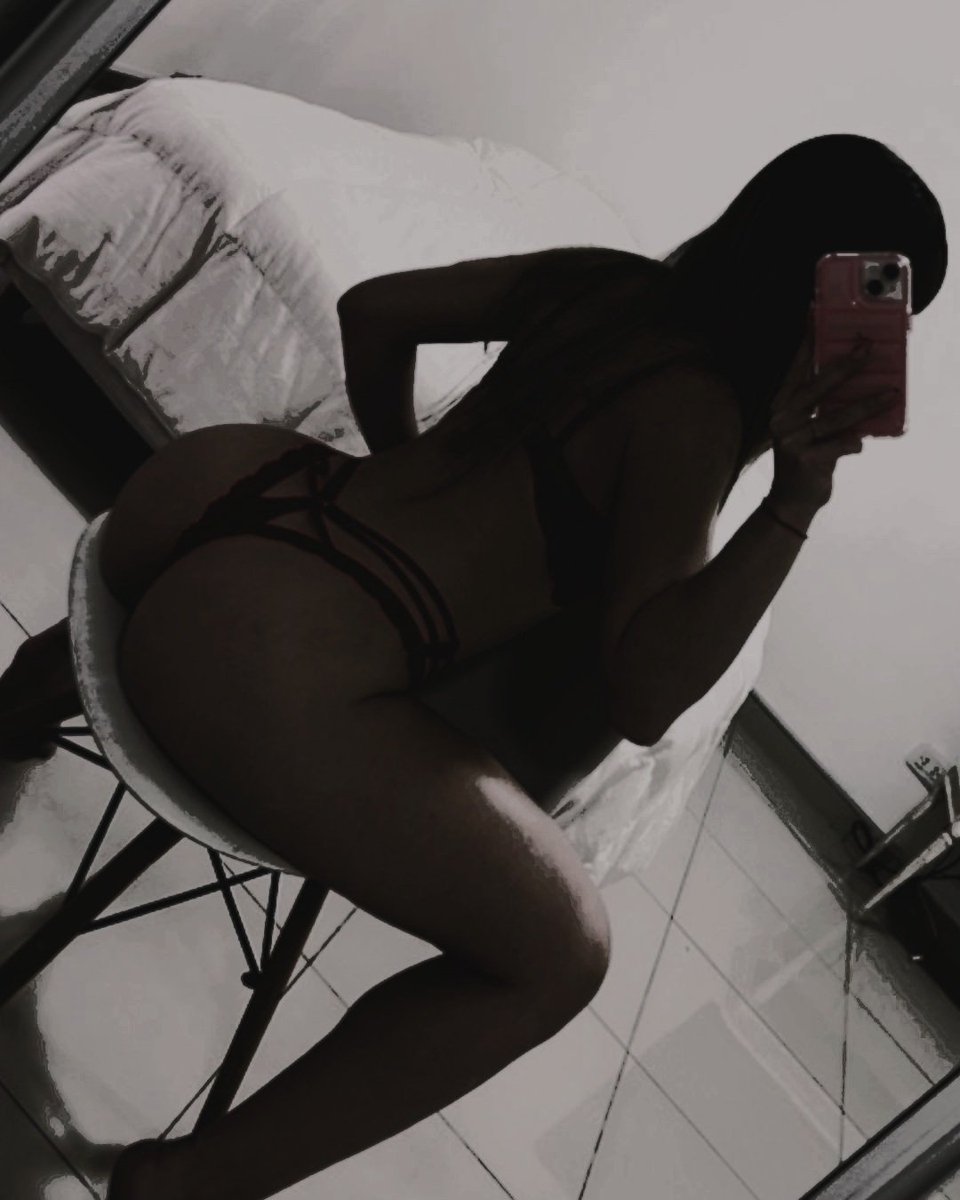 ☆ 𝑹𝒐𝒙𝒂𝒏𝒏𝒆 . tweet media