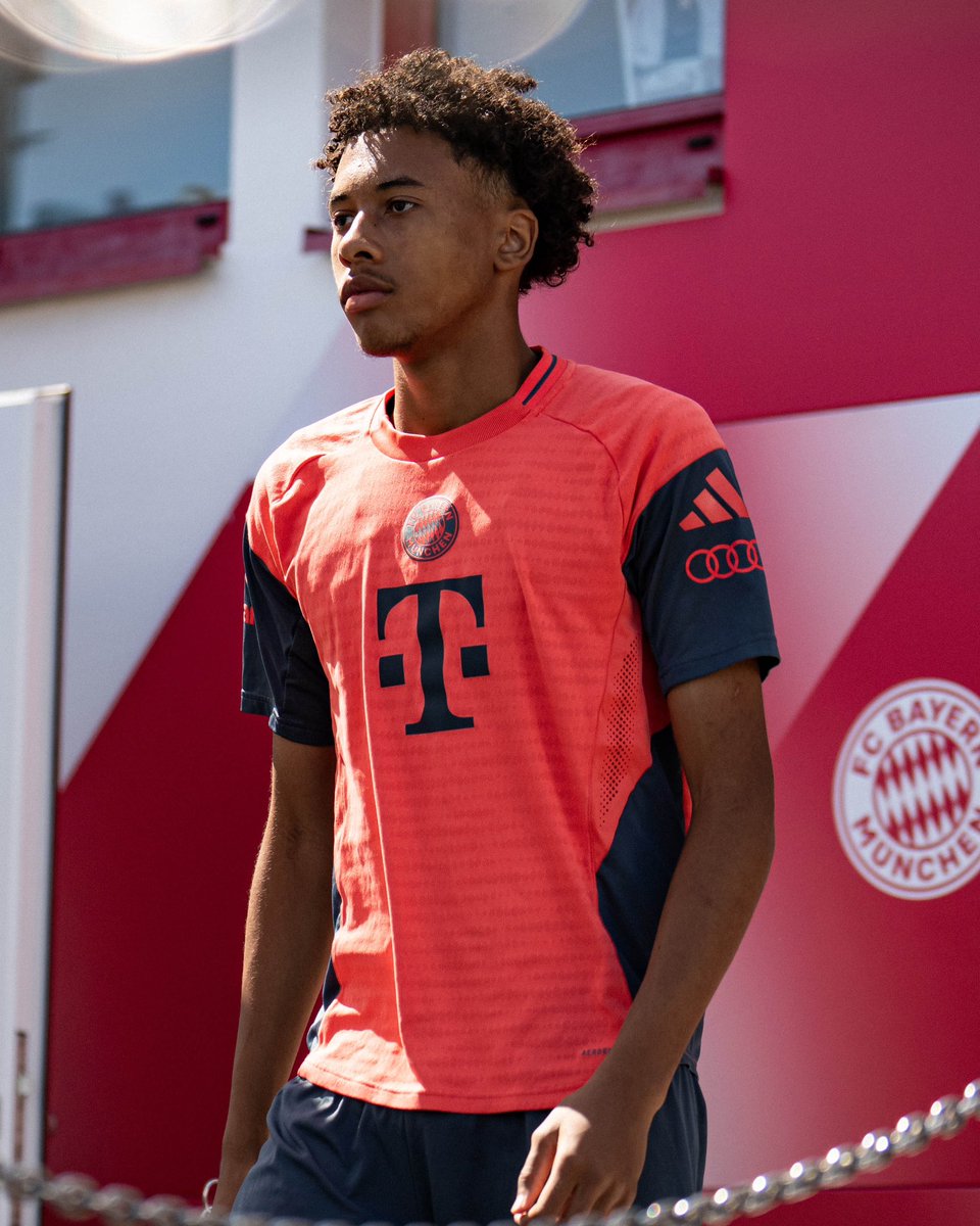 fcbayerncampus's tweet image. Gute Besserung, Cassi! 🤞

Cassiano #Kiala hat sich am Sprunggelenk verletzt und fehlt mehrere Monate. 

👉 fcbayern.com/RHJAx