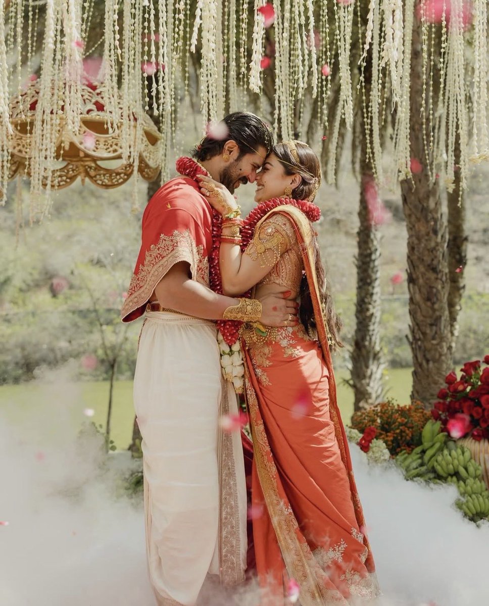 Finally 🫶🏼
<a href="/TheDeverakonda/">Vijay Deverakonda</a> <a href="/iamRashmika/">Rashmika Mandanna</a>