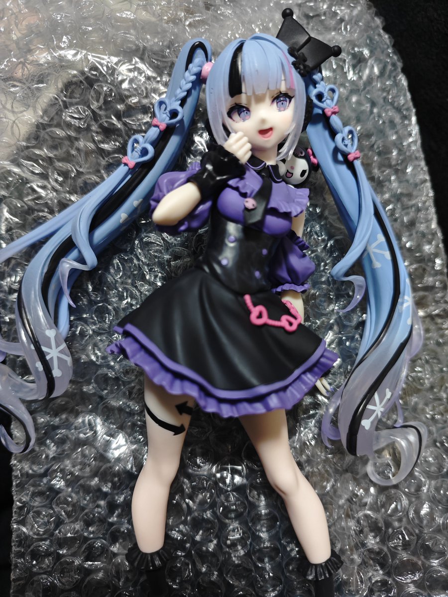 クロミちゃんミク開封、かわよかわよ