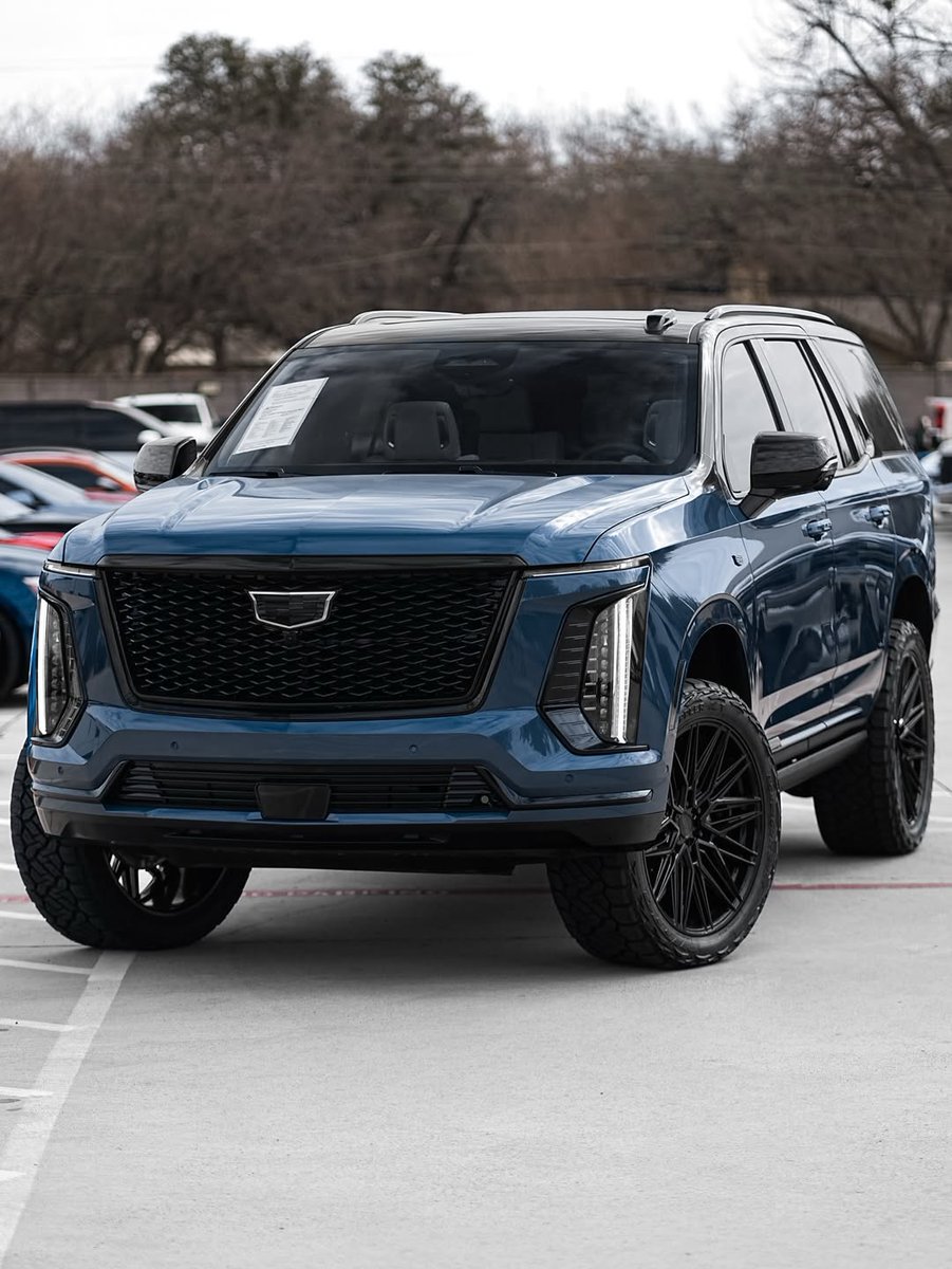 nocarcontext's tweet photo. 2026 CADILLAC ESCALADE PLATINUM SPORT 💙💙 https://t.co/RQLoEOOmzI