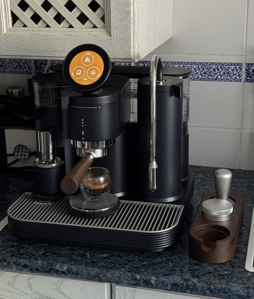 nuevo cacharro, alguien quiere un café?