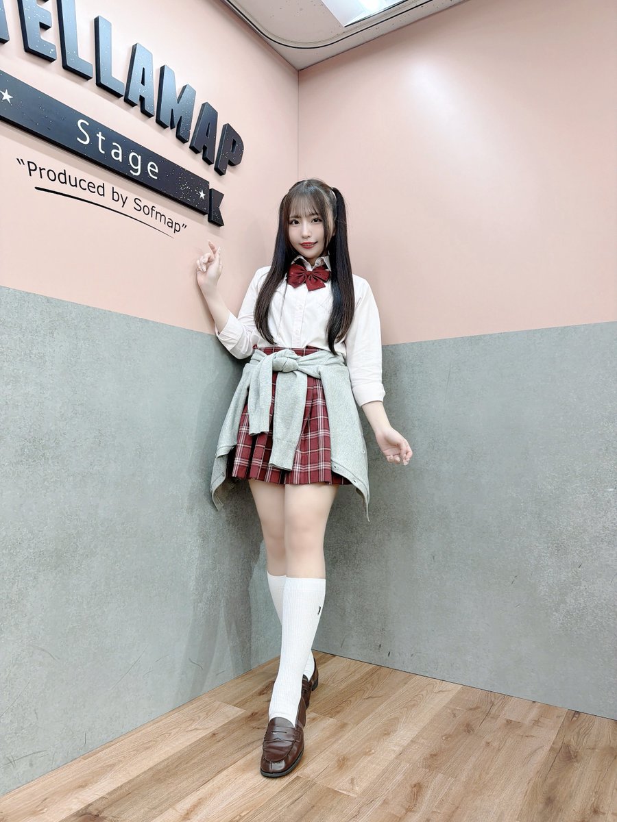 himari_sirosaki's tweet photo. みんな今年30歳の制服そんなに好きなのー？ https://t.co/guErNId2GT