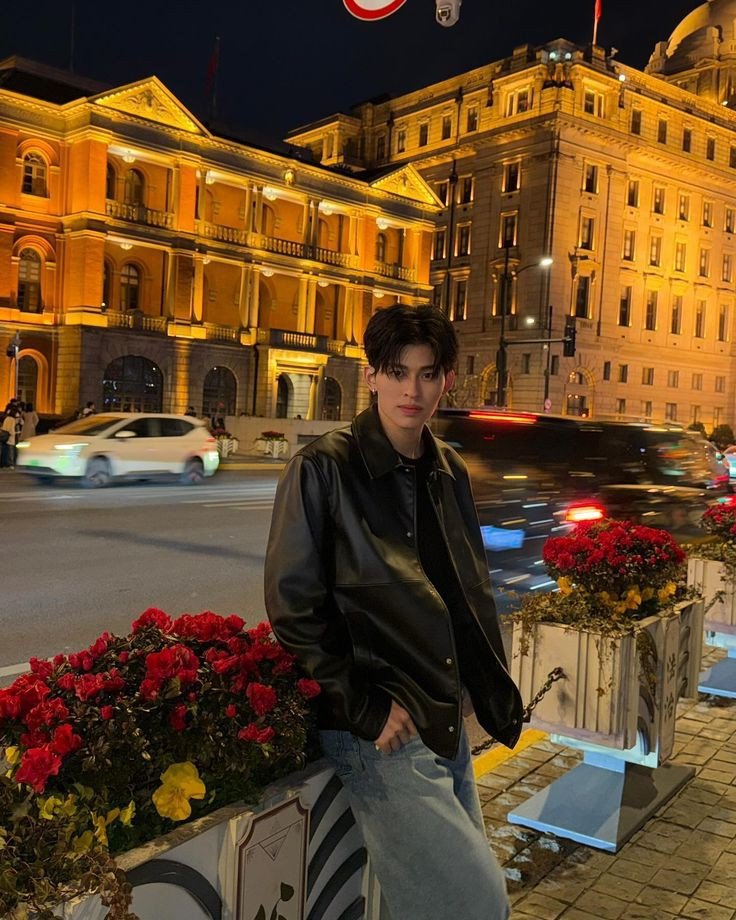 ourmyailyacom's tweet photo. — Straight or turn?

/Naravit is a straight man, unlike his friends who like the same sex, until Nara meets Phuwin, a beautiful man who turns his life upside down.

#PondPhuwin #pondphuwinau🔞 
tw/cw:homophobic https://t.co/GQEoNdJmvz