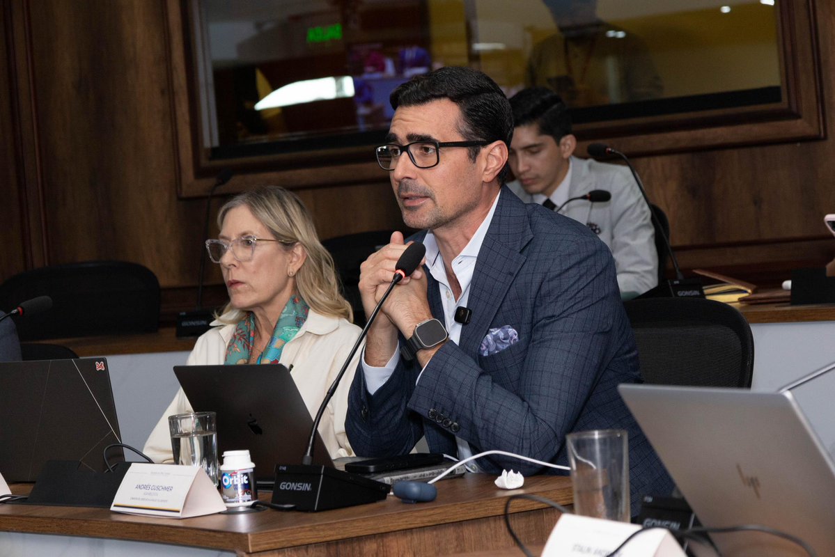 Desde Guayaquil sesionamos como Comisión de <a href="/DerechoSaludAN/">Comisión del Derecho a la Salud y Deporte</a> en la Universidad Católica, fiscalizando la red de salud pública junto al <a href="/Salud_Ec/">Ministerio de Salud Pública 🇪🇨</a> : desnutrición crónica infantil y atención a personas con discapacidad.

También recibimos aportes al proyecto de Ley de Reproducción