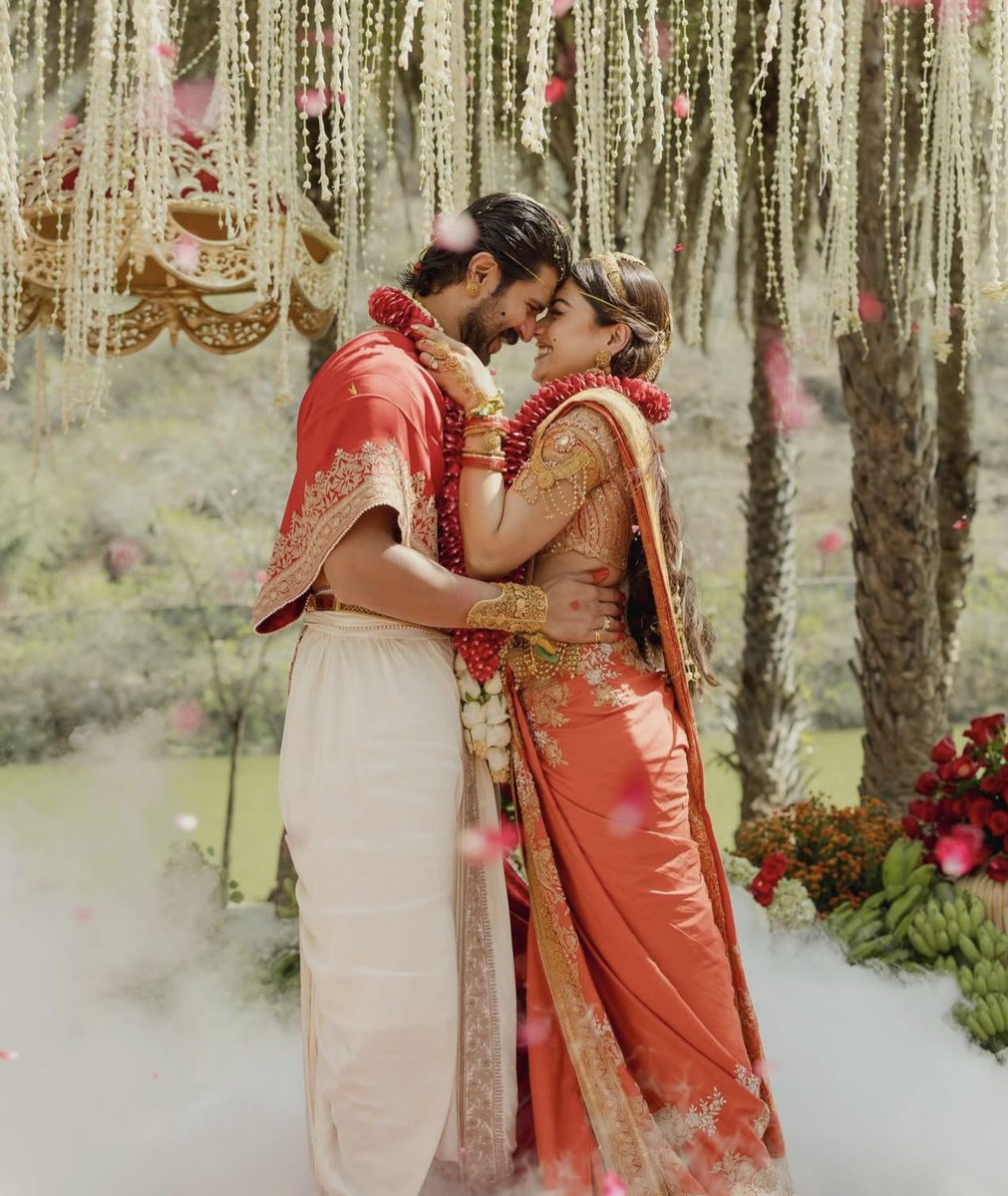 thegossipgully's tweet photo. And the official photos are finally here! 💍❤️
Rashmika Mandanna introduces “My Husband” Vijay Deverakonda in the most heart-melting way possible. From teary-eyed rituals to joyful laughter — #Virosh wedding is pure magic!
#RashmikaMandanna #VijayDeverakonda #JustMarried
#viros https://t.co/5TEDl5z1n3