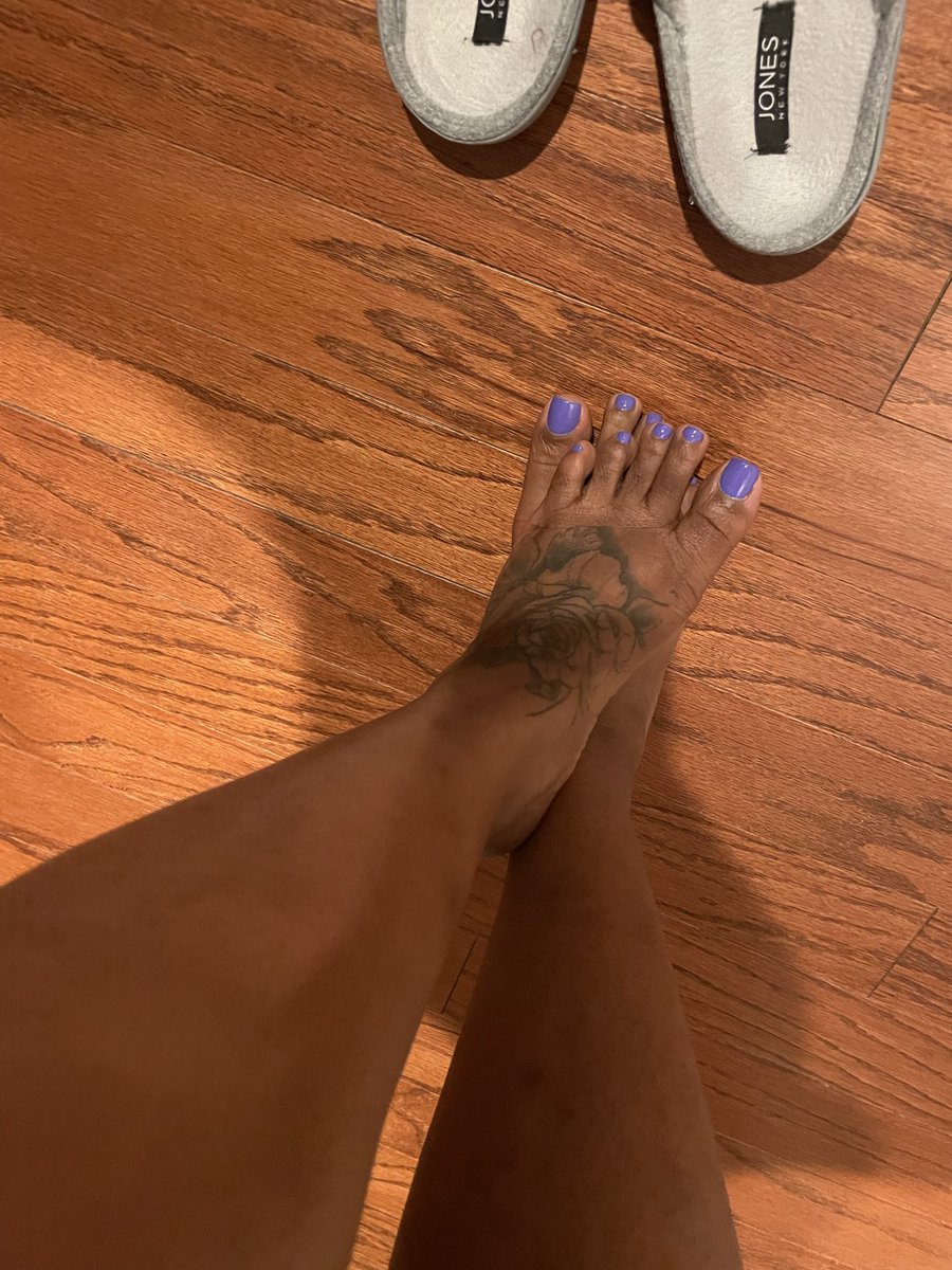MsPrettyFoot_'s tweet photo. https://t.co/xzErybhqY5