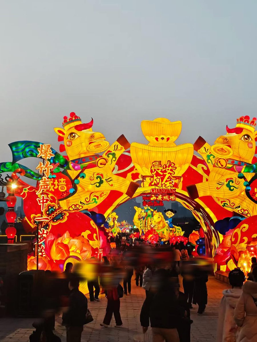 lihanghong1988's tweet image. Put up Spring Festival couplets to welcome the Lunar New Year. #ChineseNewYear  #VeryChineseTime