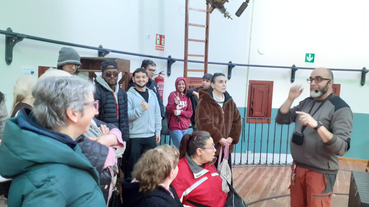 CfaCornella's tweet photo. L'alumnat dels grups de #matí de #GES ha visitat l'Observatori Fabra. 🔥 Allà, hem pogut aprendre molt sobre la història d'aquesta instal·lació i hem vist en acció el gran #telescopi😍 i hem gaudit d'unes vistes precioses de la ciutat de #Barcelona!! 🎉😊@educaciocat @se_bll5 https://t.co/KlprJHL6Pl