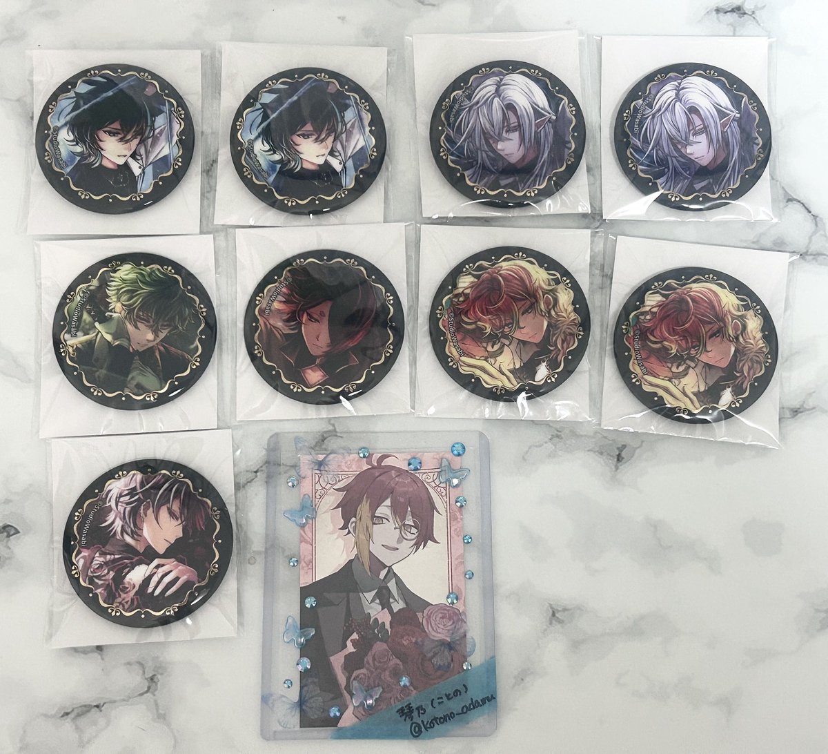 交換＊ あくねこ 悪魔執事と黒い猫 4周年 缶バッジ 箔押しキャラバッジ