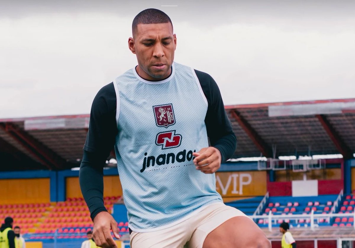 SegundaPeru's tweet image. #CopaPeru Giancarlo Carmona no seguirá en León de Huánuco. "Ya terminó mi participación con el León, conversé con el presidente quedamos en un buen acuerdo dejando siempre las puertas abiertas, pero tengo otros objetivos personales. pero esto es fútbol y hay que seguir adelante"