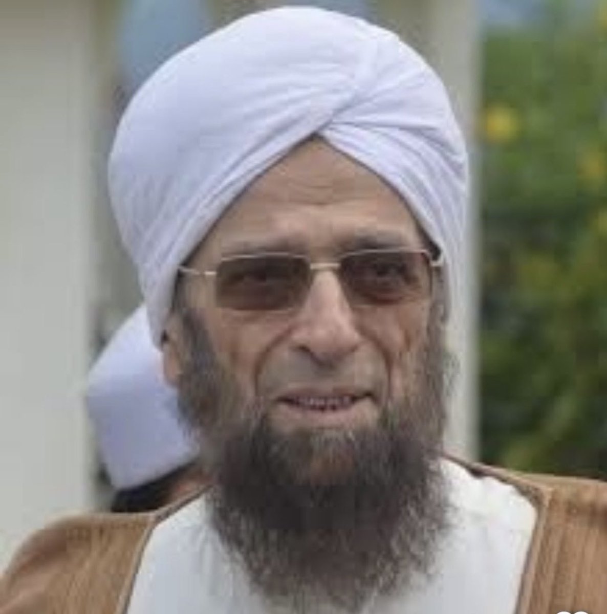 alialjaafri's tweet photo. رحم الله الشيخ العالم الجليل د. محمد حسن هيتو الفقيه الأصولي المتبحر أحد كبار أعلام الشافعية في العصر الحديث وصاحب الجهود العلمية الواسعة والأعمال الدعوية الراسخة وأحد مؤسسي الحركة العلمية في كلية الشريعة بجامعة الكويت
اللهم اغفر له وارحمه وارفع درجته في المهديين خالص العزاء وصادق المواساة لأهله وأبنائه وتلاميذه ومحبيه وإنا لله وإنا إليه راجعون