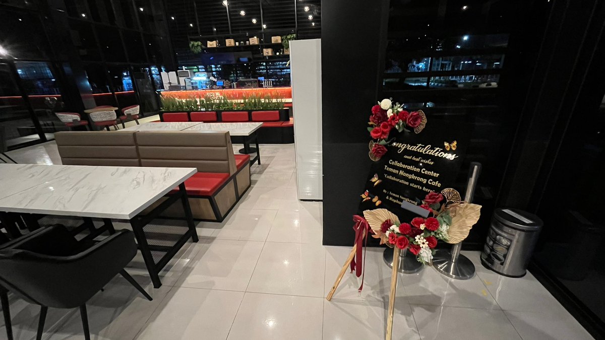 lucu deh, kantor gue baru aja ngeresmiin kaya semacem social space gt, didalemnya ada bar, bisa karokean, bahkan ada billiardnya. jd kalo ngerasa penat dikit sama kerjaan bisa langsung kesini pas balik kerja 🥰

kalo kantor kalian ga ada kaya gini, udah mending resign aja :)