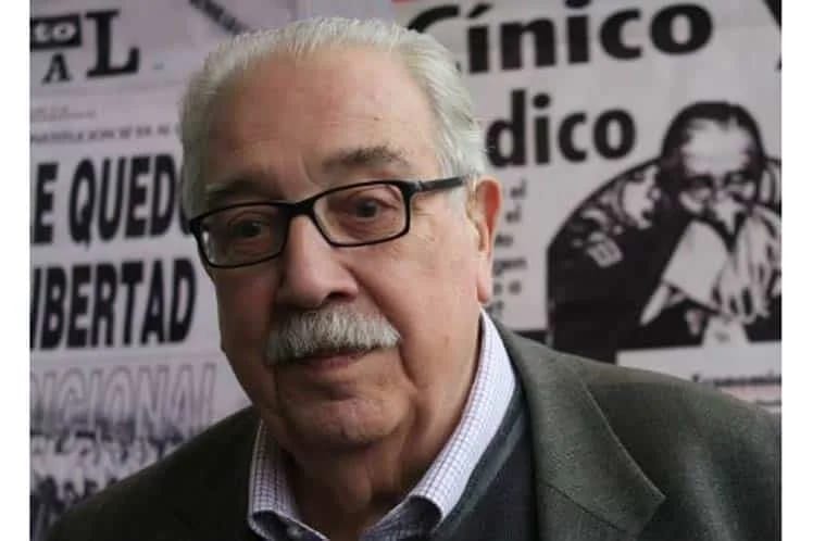 Lamento profundamente el fallecimiento del compañero Manuel Cabieses Donoso. Periodista, fundador de la Revista Punto Final, destacado militante del MIR. Un revolucionario de su tiempo expresión de una izquierda internacionalista solidaria y de principios. Un abrazo a su familia