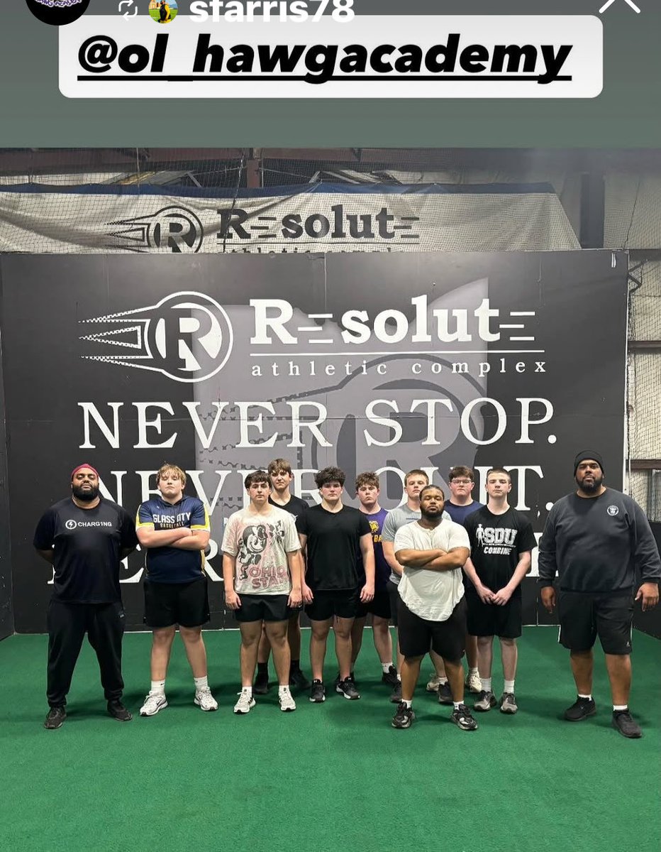 XanderGrove's tweet photo. Hawg Work. Protect the QB at all costs. Nothing flashy, just work @OL_HawgAcademy #BuiltForTheTrenches https://t.co/pnmsnAZlbV