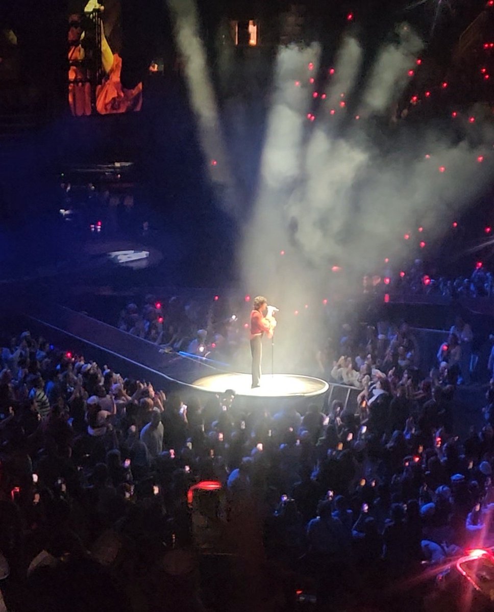707slittlestar's tweet photo. saw conan gray for the second time on the 23rd of february !!! ✨️ 

#conangray #WishboneWorldTour https://t.co/phSusNnTM9