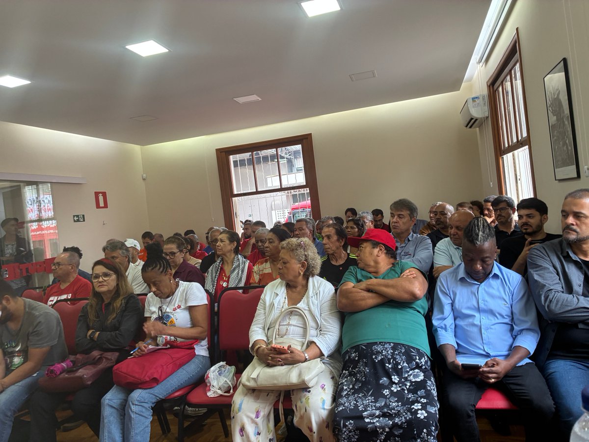 Participando do debate das centrais sindicais sobre as eleições em 2026 no estado de Minas Gerais.