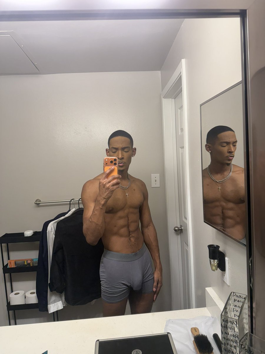 𝐀𝐯𝐞𝐫𝐢 tweet media