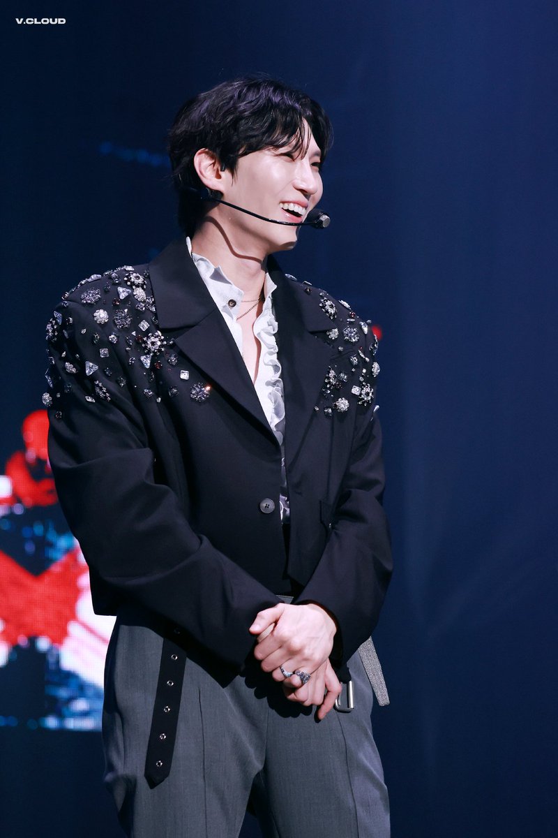 𝗩.𝗖𝗟𝗢𝗨𝗗 브이클라우드 tweet media
