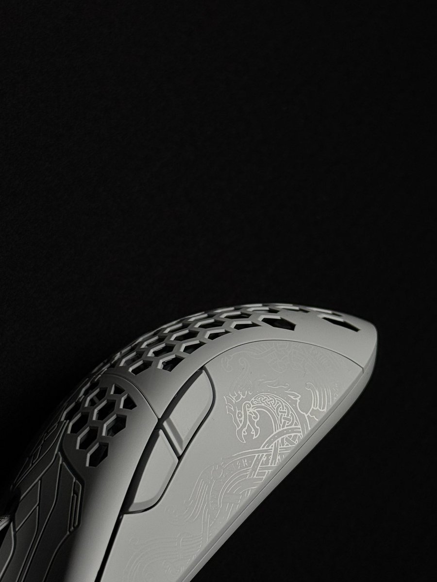 9l_/\10Б/\10_/\NLLlb_CATAHY tweet media