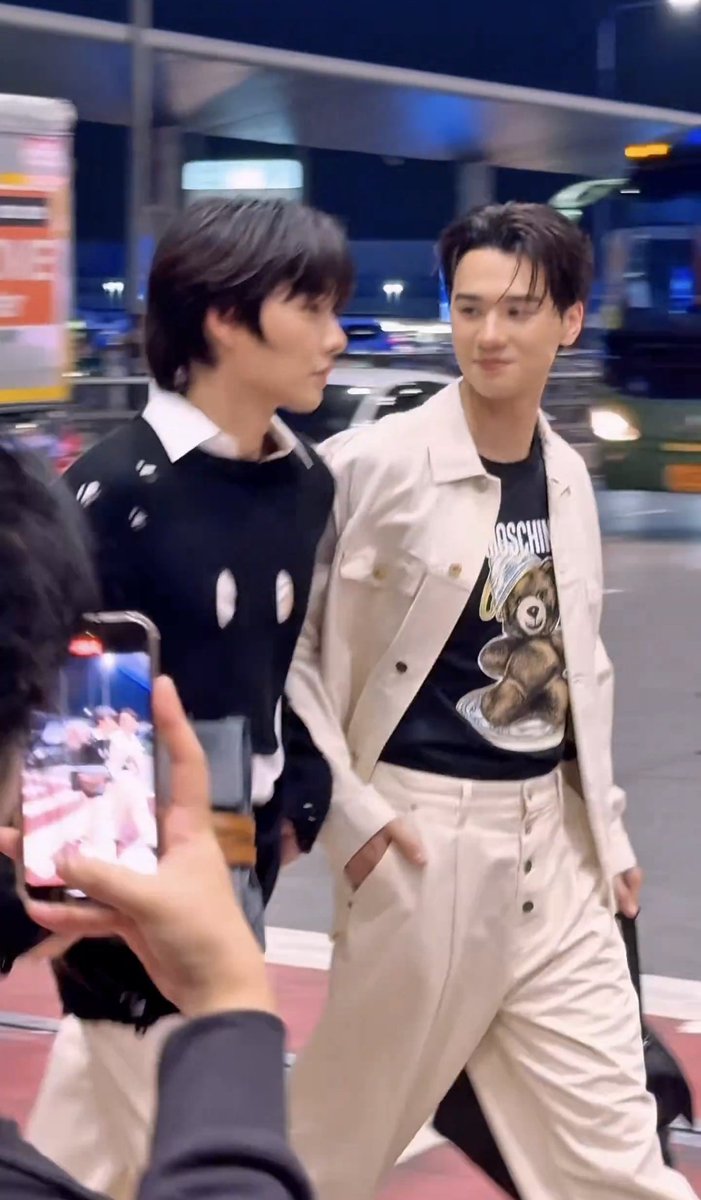 ตัวแทนไอเลิฟมายจ็อบแห่งประเทศไทย

KENGNAMPING TO MILAN FW
#KENGNAMPINGWITHMOSCHINO
#MOSCHINOFW26
#MOSCHINO
#MFW