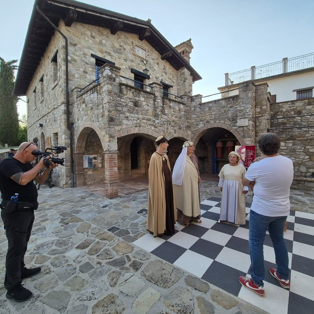 turismoER's tweet photo. 📢 Vota Canossa come Borgo dei Borghi 2026 

Il borgo di Canossa rappresenta quest'anno l'Emilia-Romagna nella competizione #ilborgodeiborghi su #Rai3

Ecco come votarlo:
📲 https://t.co/KUovVTSPVp

#BorgoDeiBorghi2026 #inEmiliaRomagna https://t.co/wZEZoqH5Xc