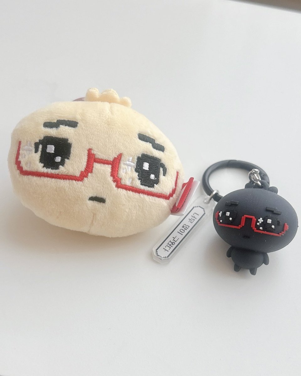 #협찬 #RT이벤트 
브링그린 X 안경만두 🌿🥟

#rt 하신 5분께 대나무 히알루 립 에센스를 드려요 💦 (당발: 3/4)

민감건조, 트러블/흔적, 입술 각질까지 ✨
민감만두들의 피부 고민을 해결해줄 안경만두 기획 🥟🥢

뽀짝한 안경만두 굿즈까지 올리브영에서 한정기획으로 만나보세요 🫒

타래로 ⬇️⬇️