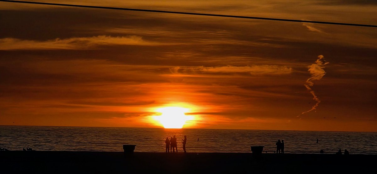 WCoast_'s tweet photo. Santa Monica Sunset 2/26 https://t.co/AQ7X9xoI10