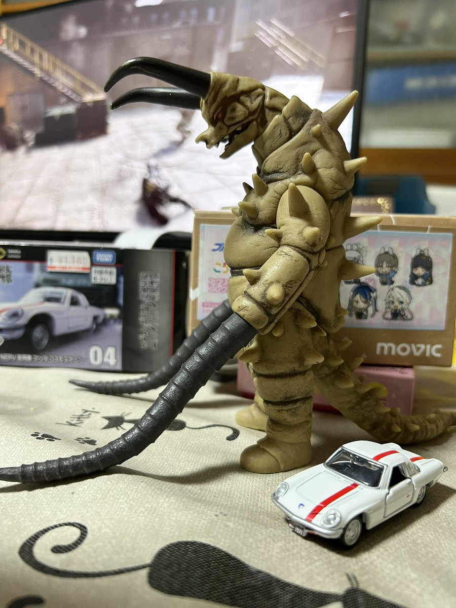 振動触腕エクスカベーター(腕のムチ)が太めのアレンジがパワフルな