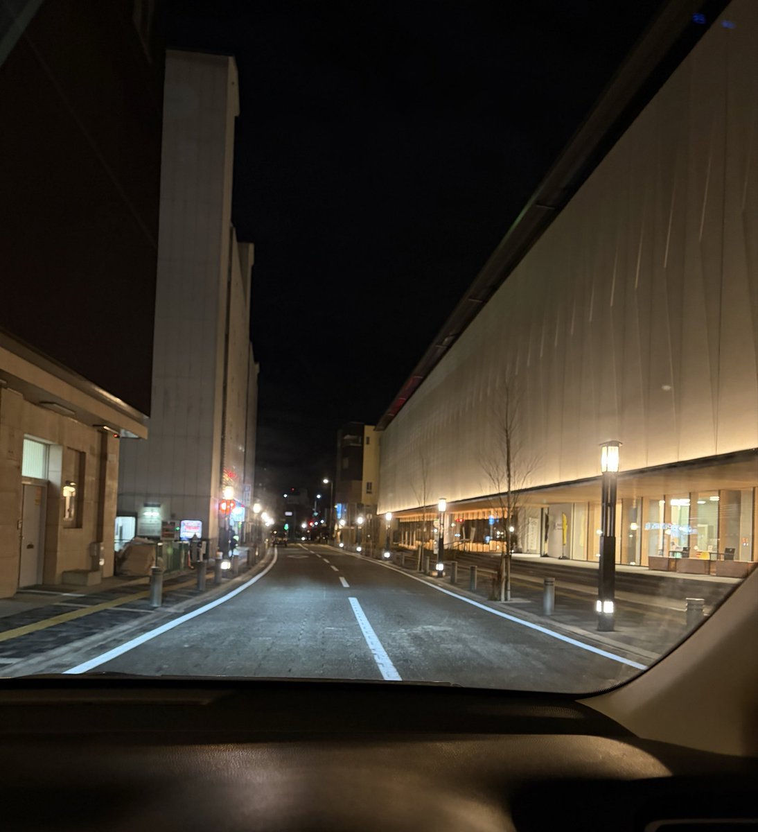 Passing by the museum at night🌃