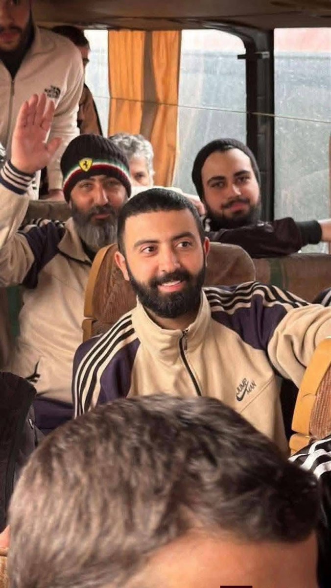 mohammed_asakra's tweet image. On the right is the photo of the detainees held by the #Damascus government, and on the left is the photo of the detainees held by the National Guard inside #Sweida.