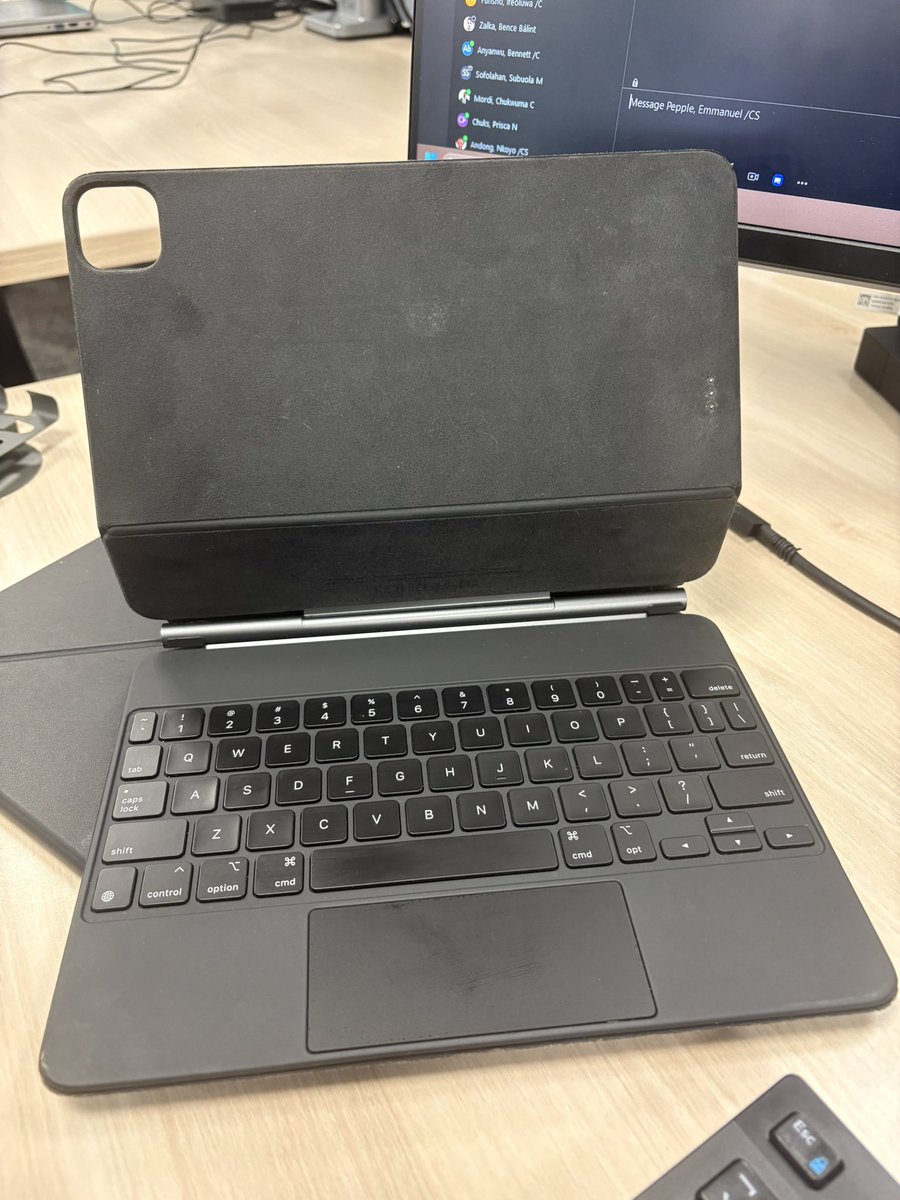 haa_its_not_fun's tweet photo. Who needs an iPad Air Magic Keyboard. 11 inch. Would work for iPad Pro Gen 1-4 &amp; iPad Air 4th &amp; 5th Gen.

It’s FREEEEEE!!! https://t.co/gP7mr3MFKN