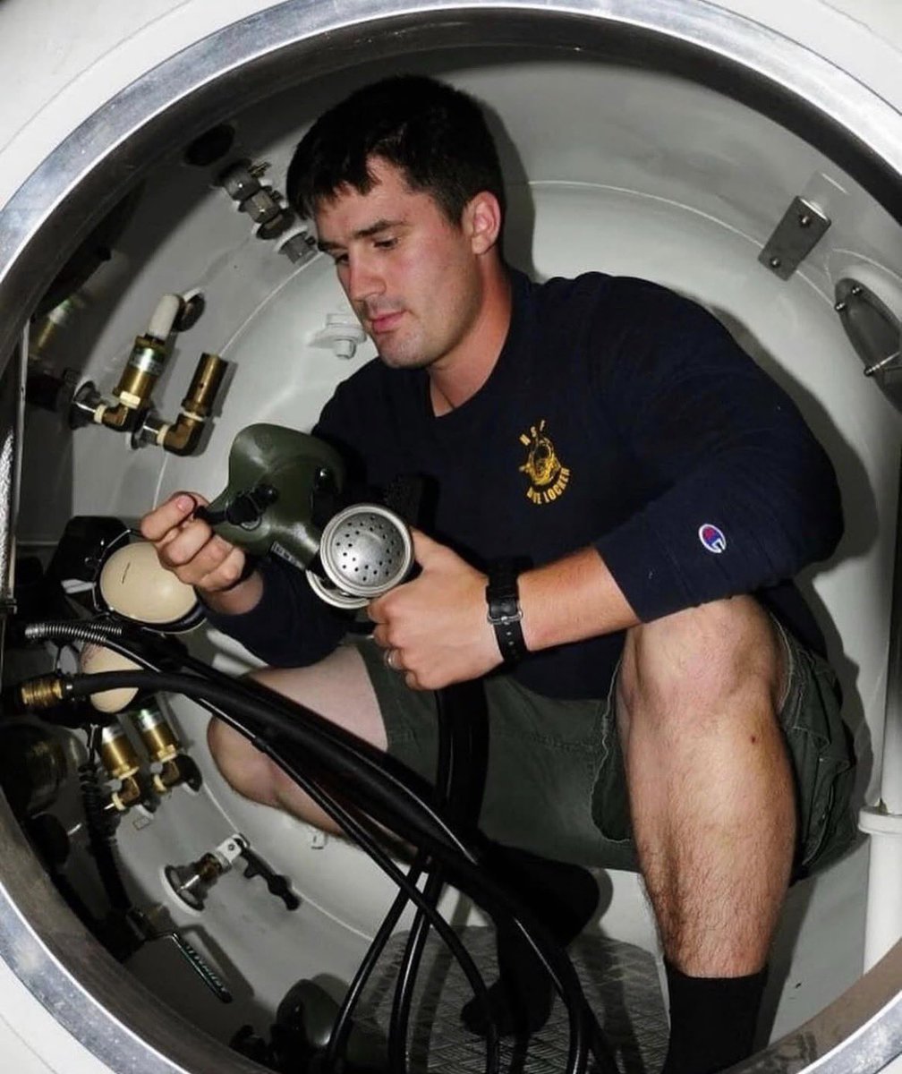 op_hawkeye's tweet photo. 2.26.2013 ~ Petty Officer 2nd Class Ryan Harris 🇺🇸

#OpHawkeyeRemembers #RyanHarris #NavyDiver #MDSU2 #NavyandMarineCorpsMedal #supportourSOFcommunity #Operation_Hawkeye

📰 https://t.co/yCReJPolS6
📰 https://t.co/4LnUIuzumf
📰 https://t.co/lhMNCq4xDE
📰 https://t.co/KGQOG5aOwq
📰 https://t.co/jbvgRhBoWB