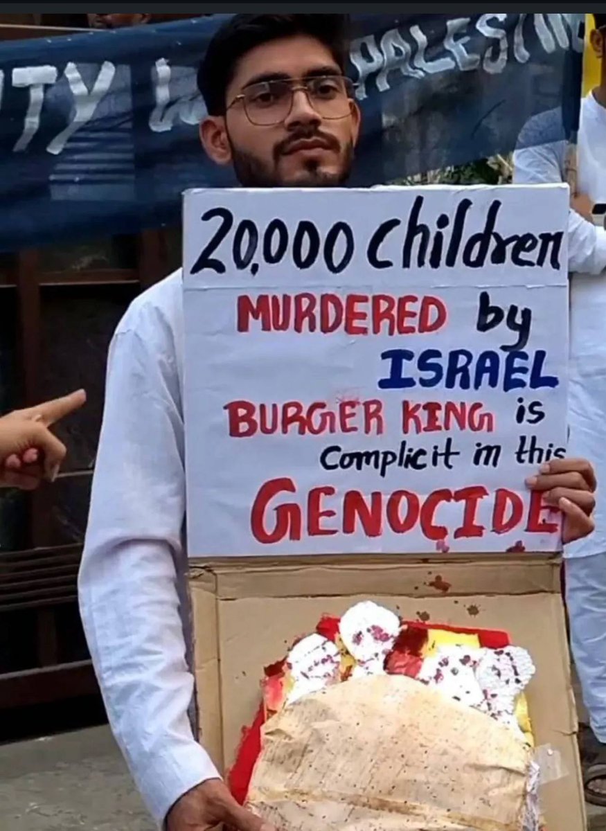 aditya_rusty's tweet image. While the whole world experiences a tide-shift, witnessing the horrors in Gaza, boycotting and divesting from the state that carries it all out; why must India be complicit in genocide? Why can't Modi resist money from child-murderers?
#ModiWithTerrorists #IndiansWithPalestine