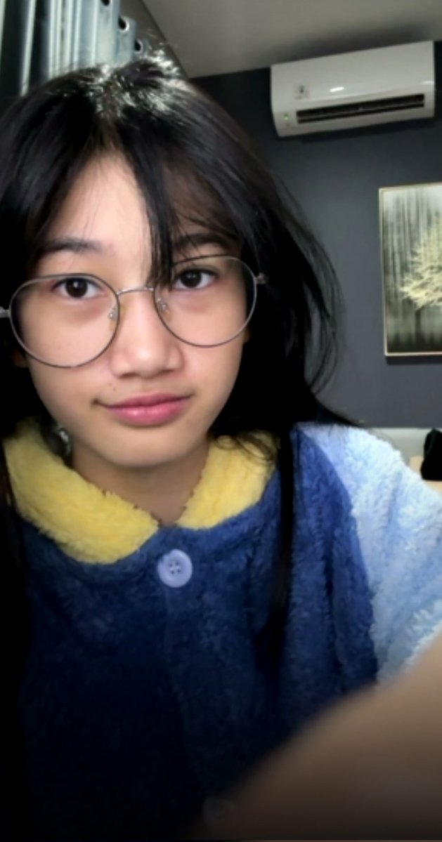 Maaciw live nya dek <a href="/Maira_JKT48/">Humaira Ramadhani</a> ✨

maaciw juga lagu All I Ask dan Yellow nya.. senanggggg hehehe😁😁

#MaiLive