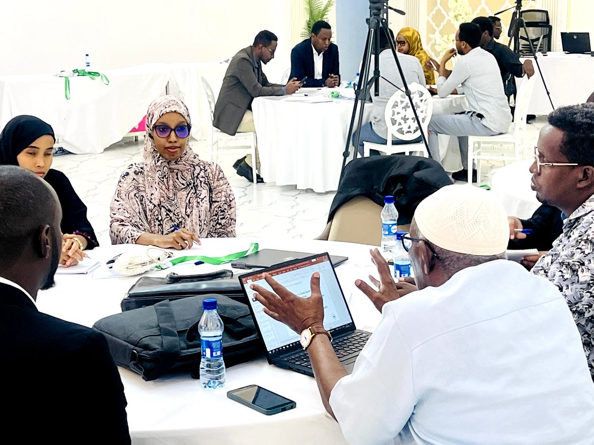 naimakoos's tweet photo. Attended the National Climate Outlook Forum for Gu 2026, supported by @WMO, @FAO-SWALIM, @ICPAC. Key insights: wetter-than-average rains, localized dry pockets, rising heat, and flood risks. Focus on anticipatory action to protect communities, especially women and girls. https://t.co/dfcOyc2OBv
