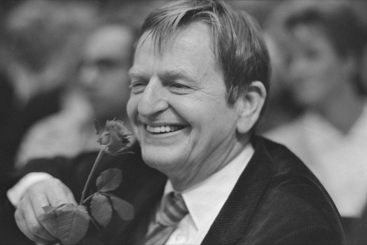 cold_war_facts's tweet photo. 291: “I feel bad for Olof Palme. R.I.P he didn’t deserve that shit. He seemed like a good guy.” https://t.co/w6tADpQNRg