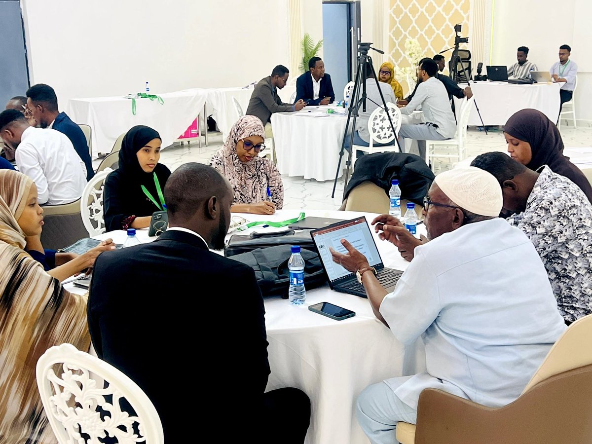 naimakoos's tweet photo. Attended the National Climate Outlook Forum for Gu 2026, supported by @WMO, @FAO-SWALIM, @ICPAC. Key insights: wetter-than-average rains, localized dry pockets, rising heat, and flood risks. Focus on anticipatory action to protect communities, especially women and girls. https://t.co/dfcOyc2OBv