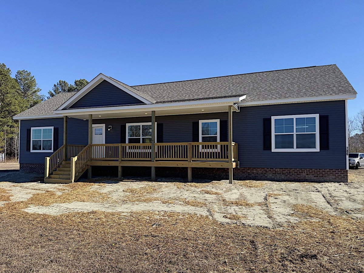 FutureHomesMod's tweet photo. Just completed this beautiful Grandview — a 3-bedroom, 2-bath layout — features open living space and a spacious kitchen with abundant cabinet storage, perfect for gathering and everyday living. 

Congratulations to the happy homeowners in Vanceboro, NC! https://t.co/zZaPwdEWRE