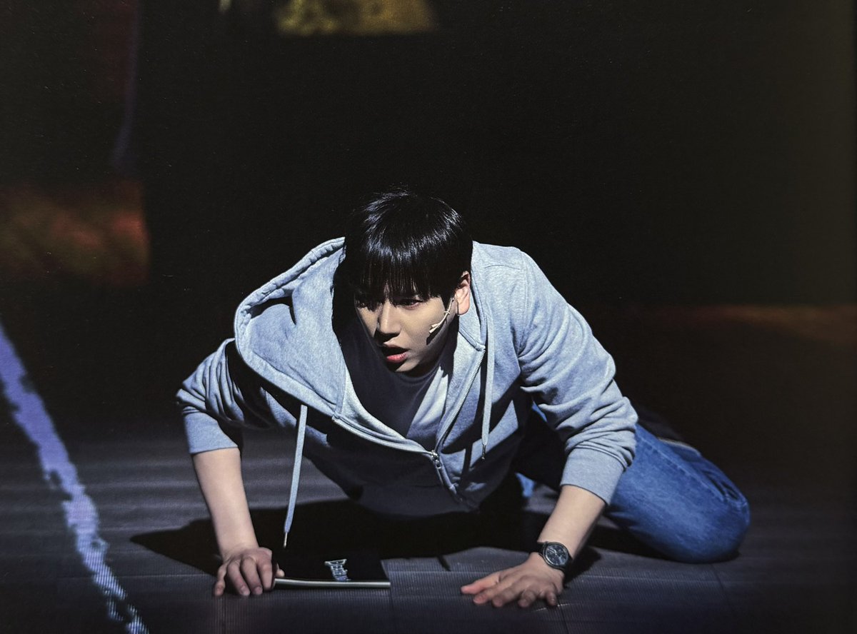 eU7ltHo9hWdtara's tweet photo. 자고로 남자는 바닥과 몸이 가까울수록 매력있단다 https://t.co/G6jbBgLkmJ