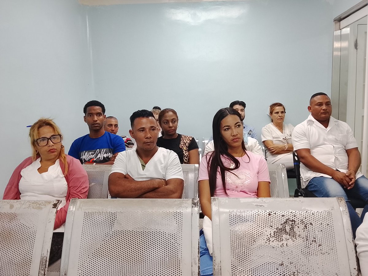 Estado Delta Amacuro municipio Tucupita.
Reunión de brigada en el CDI Raúl Maza Mérida con la presencia del Vicejefe Estadual Dr. Luis Valdés Pinto, Jefa de brigada licenciada en enfermería Leidy González, activista de ATENCOL, Lic laboratorio clínico Elisandra .