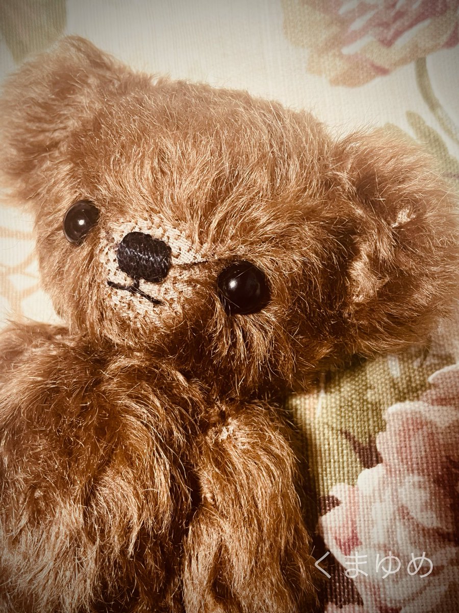 ふい〜🫠 もうすぐ誕生かな🧸 まだ脚のスタッフィングとトリミングし