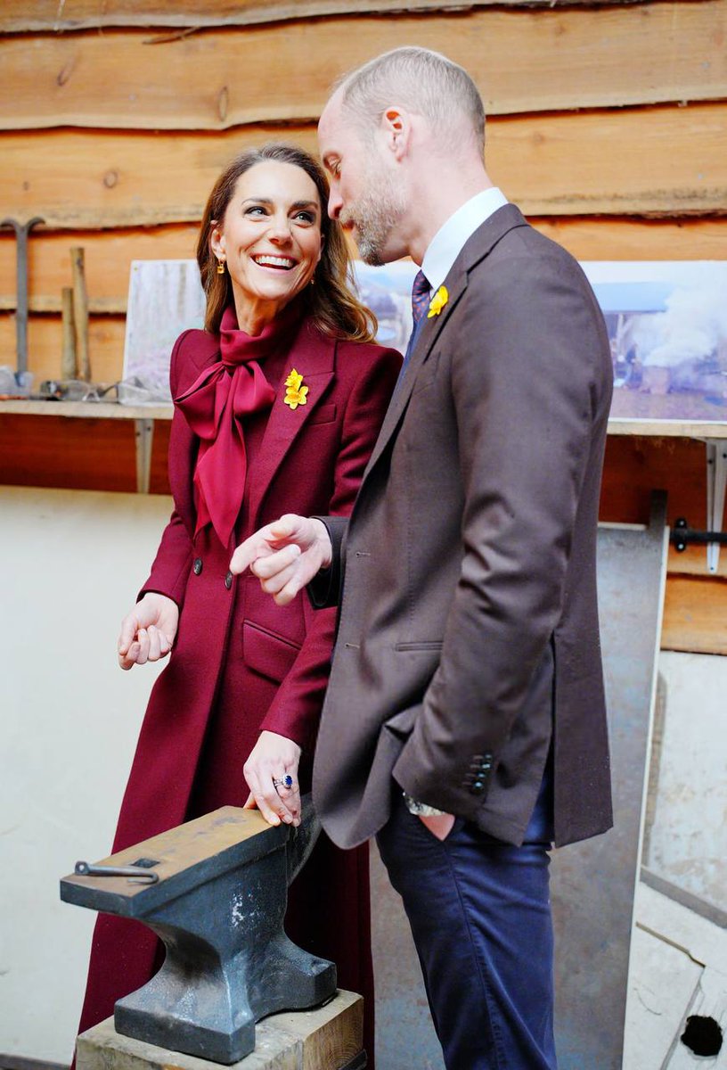 guys i think catherine still have a crush on wills... i hope they get married! 🥰