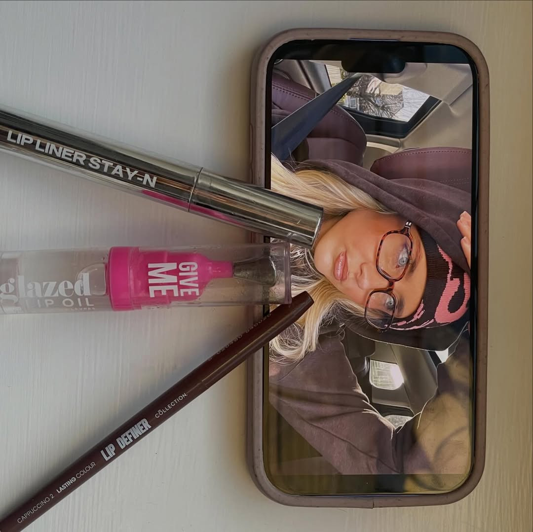 Pink Vanilla tweet media
