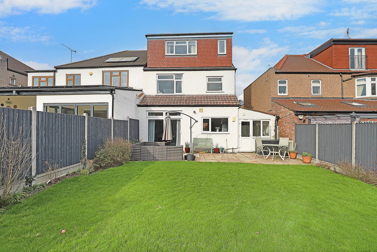 rlmorrisltd's tweet image. 🏡 Property of the Week — Elmhurst Drive, E18

#GuidePrice £950,000

Immaculate 4 bed semi near George Lane &amp;amp; #SouthWoodford Station. Two receptions, loft suite with en suite, south facing garden, garage &amp;amp; parking. Scope to extend STPP.

📞 020 3418 0777

tinyurl.com/4mtfrwpa