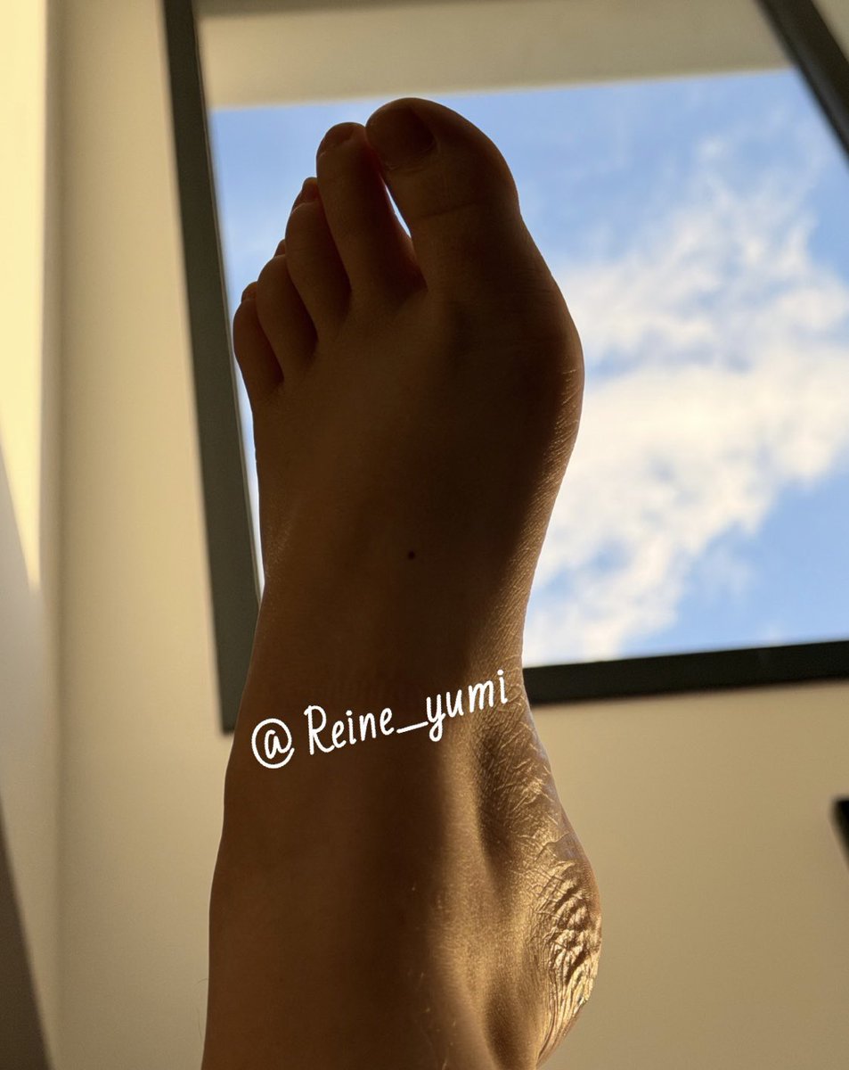 Une bonne journée pour finir à mes pi€ds 💁🏼‍♀️🦶🏻
