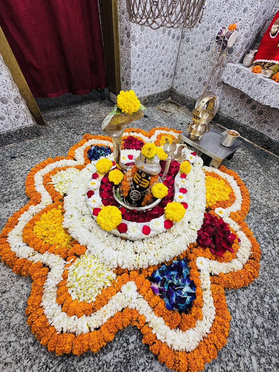 neelkanthtemple's tweet photo. शुभ रात्रि श्री नीलकंठ महादेव जी

📍 श्री नीलकंठ महादेव मंदिर उत्तराखंड https://t.co/rGuu7nnRI8