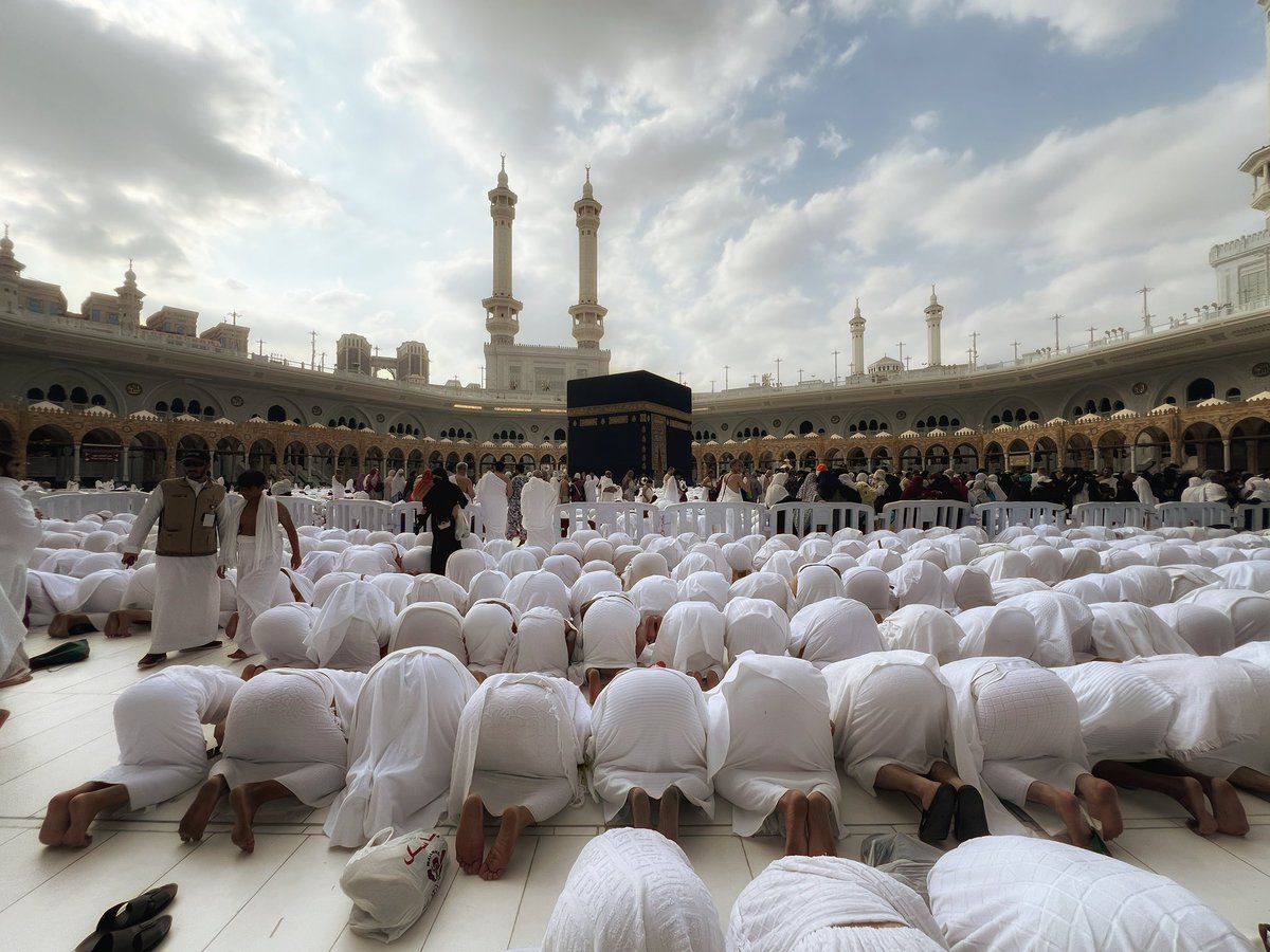 xmohaviic's tweet photo. التاسع من شهر رمضان المبارك 🌙 https://t.co/DCdomMMMxY
